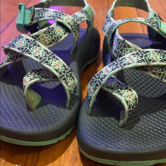 Size 5 women’s chacos - Picture 2 of 4